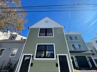 Building Photo - 119 Lewis St