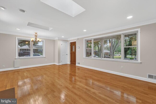 Building Photo - 1813 Florin St