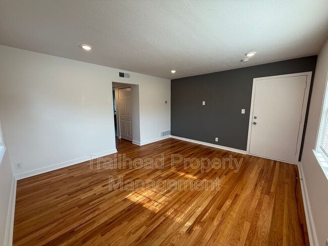 Building Photo - 300 E Gregory Blvd