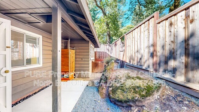 Foto del edificio - 4773 Montecito Ave