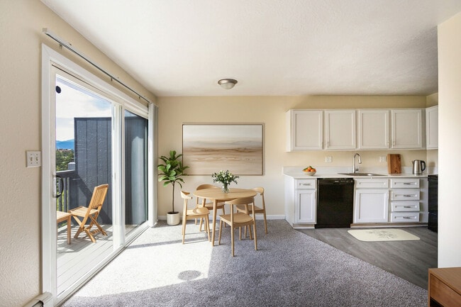 Foto del edificio - Straight Creek Apartments