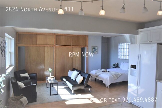 Foto del edificio - Chic Open-Concept Studio with Designer Kit...