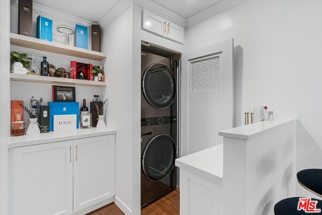 Foto del edificio - 1121 N Olive Dr