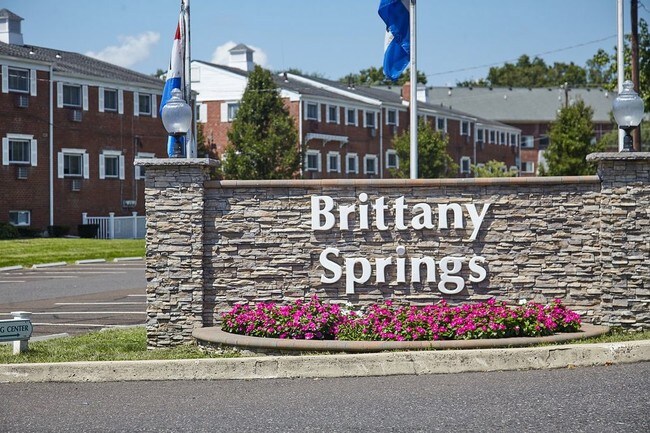 Foto del edificio - J-14 3401 Oxford Valley Rd.