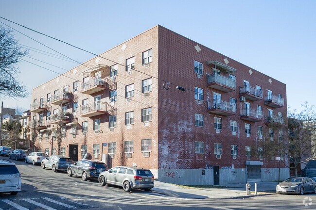 Building Photo - 112-45 39th Ave