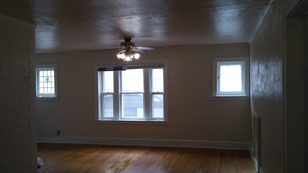 Living Dining Area - 7525 Forsyth Blvd