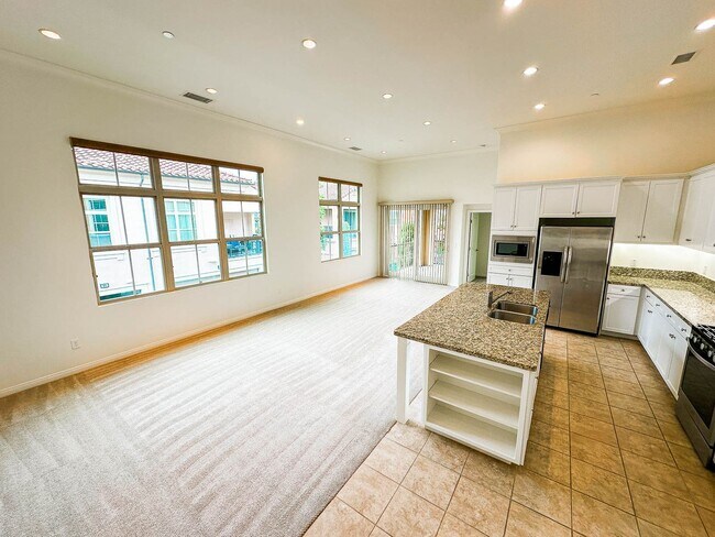 Foto del edificio - Beautiful 2 Bed/2 Bath Irvine Condo for Lease