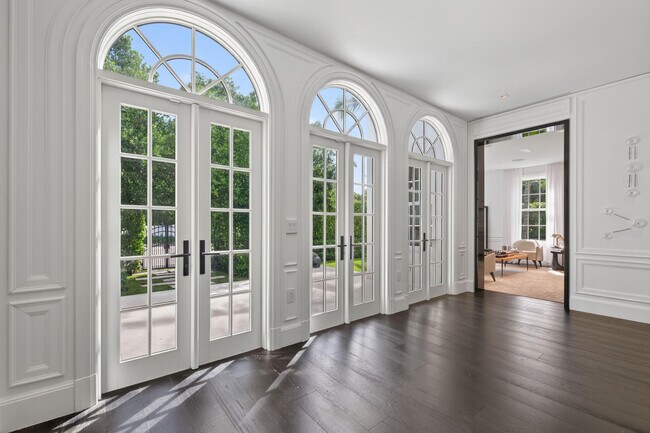 Foto del edificio - 142 S County Rd