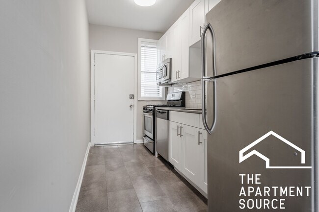 Foto del edificio - 3425 N Elaine Pl