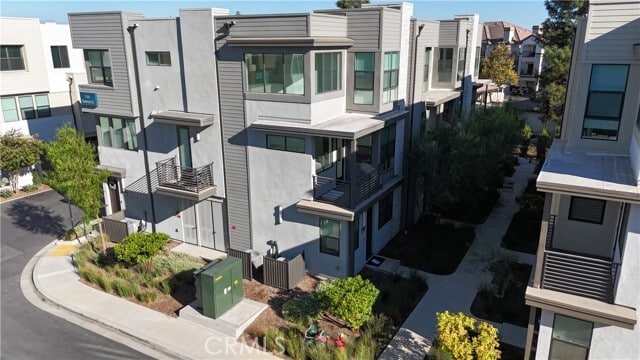 Foto del edificio - 11053 Momentum Dr