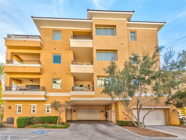 Building Photo - 9207 Tesoras Dr