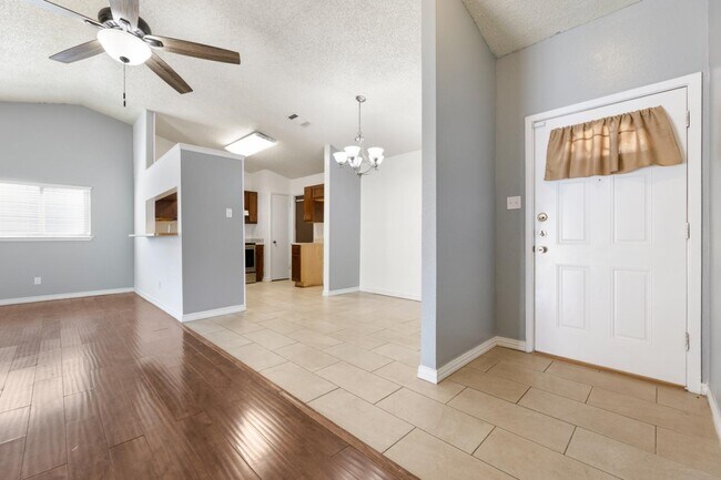 Building Photo - 5718 Champions Hill Dr