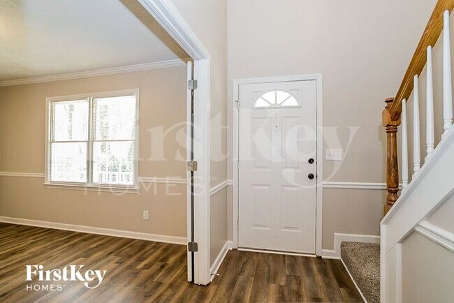 Foto del edificio - 1215 Hunters Creek Ct