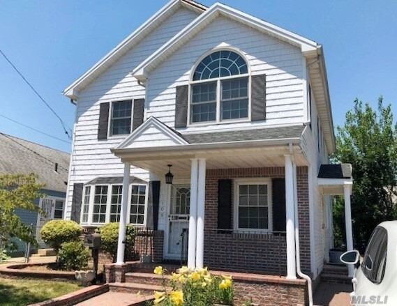 Primary Photo - 1109 Merillon St