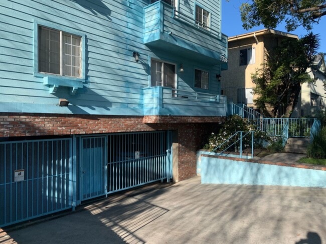 Foto del edificio - 3335 Keystone Ave