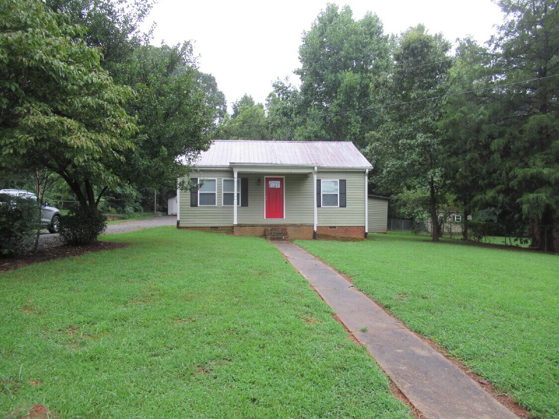 Foto principal - Nicely Renovated 3-Bedroom Home for Rent i...