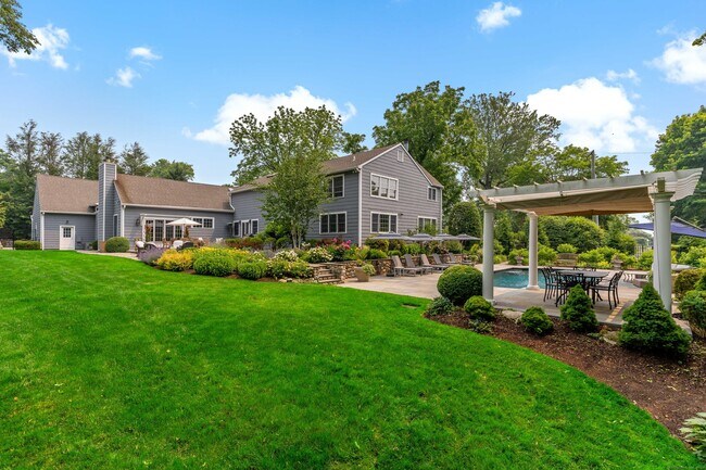 Foto del edificio - 25 Wallacks Dr