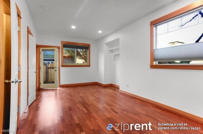 Foto del edificio - 2 br, 1.5 bath Townhome - 5650 Fauntleroy ...