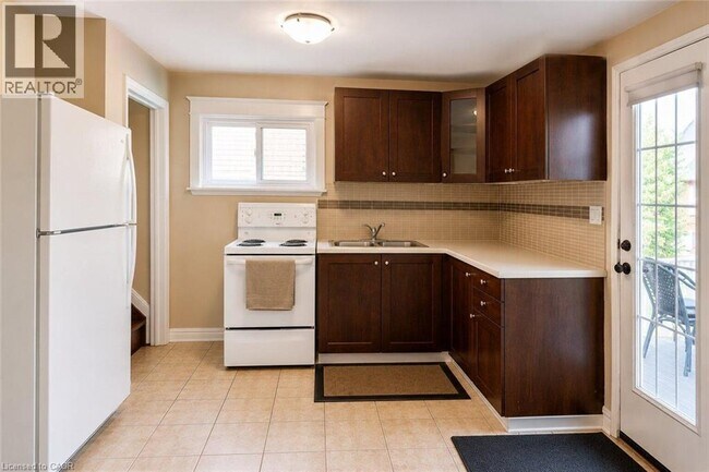 Building Photo - 41 Carrick Ave