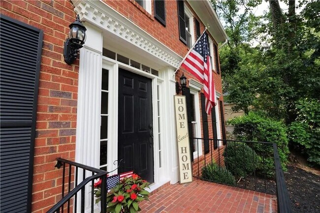Foto del edificio - 2329 Milstead Cir NE