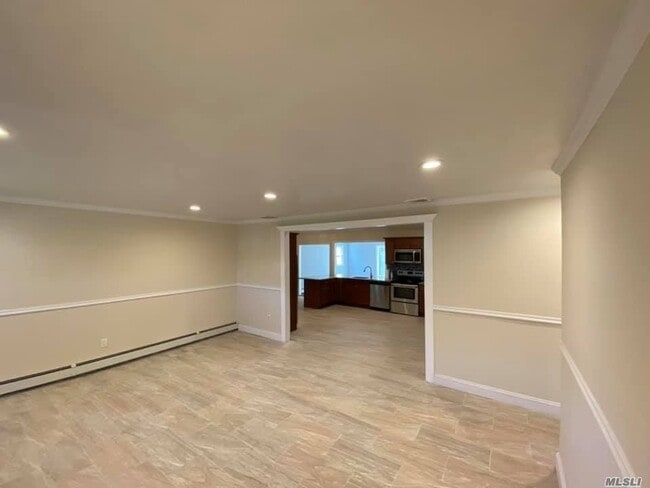 Building Photo - 44 Flintridge Dr