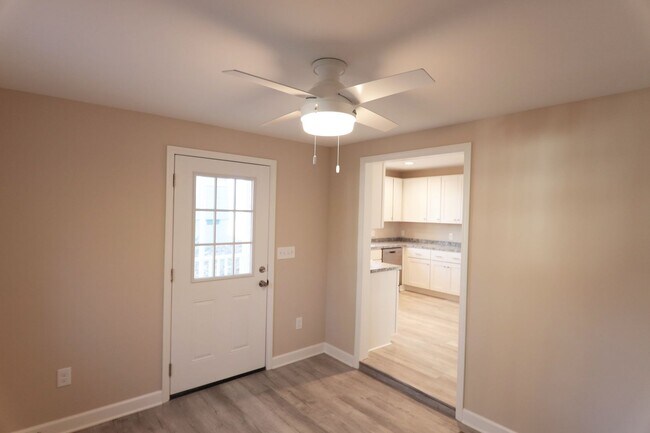 Building Photo - Renovated 2 Bedroom, 2 Bathroom Home in Hi...