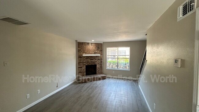 Foto del edificio - 106 Country Bend
