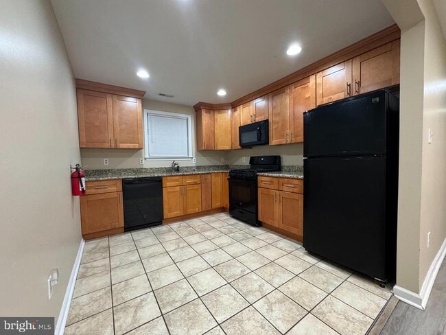 Building Photo - 522 Merchant St