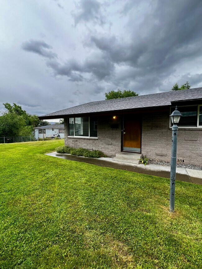 Building Photo - 2605 Powerhouse Rd