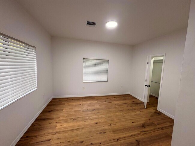 Foto del edificio - Southwest 12th Street, Miami, FL 33135 - 4 BR 3 BA single-family home