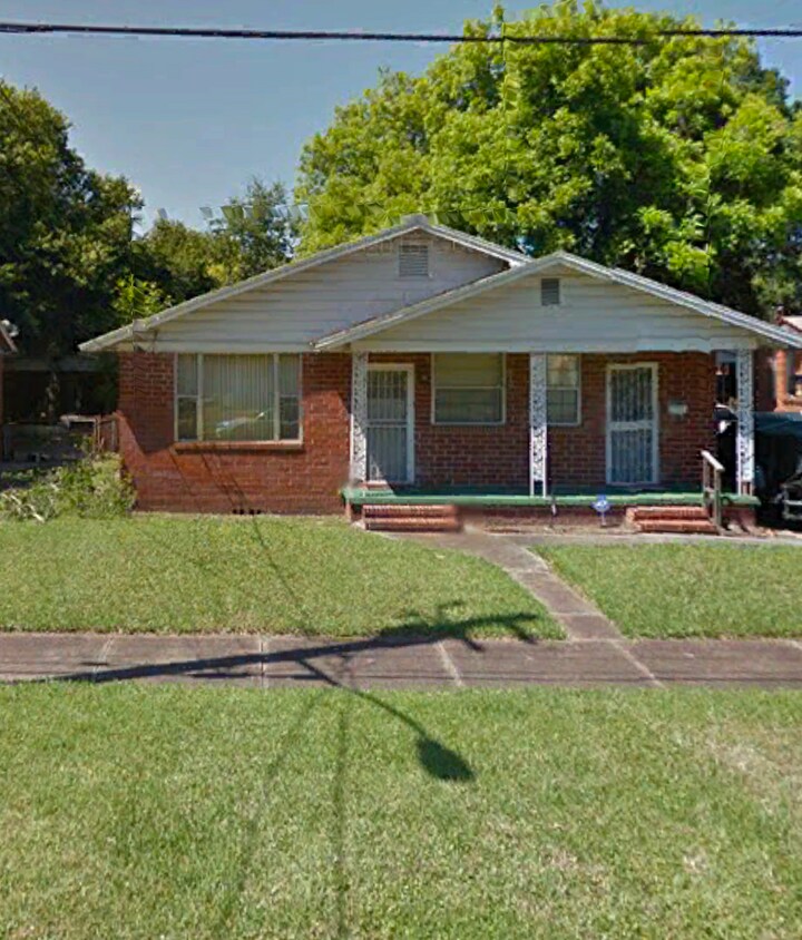 Foto principal - 1335 W 12th St