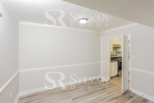 Foto del edificio - Feel like you are on vacation every day in this 4 bedroom, 3 bathroom home