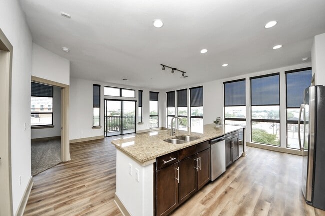 Building Photo - 3800 Main St