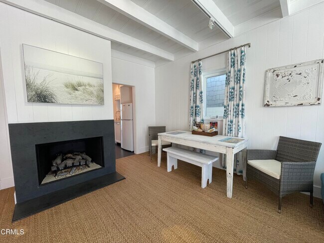 Building Photo - 3628 Ocean Dr