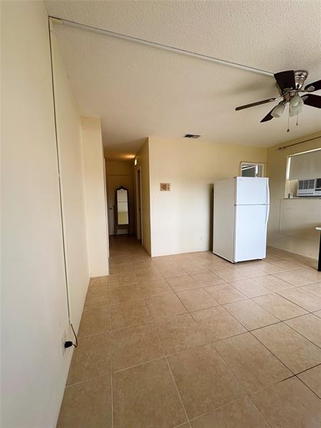 Foto del edificio - 2719 NE 32nd St