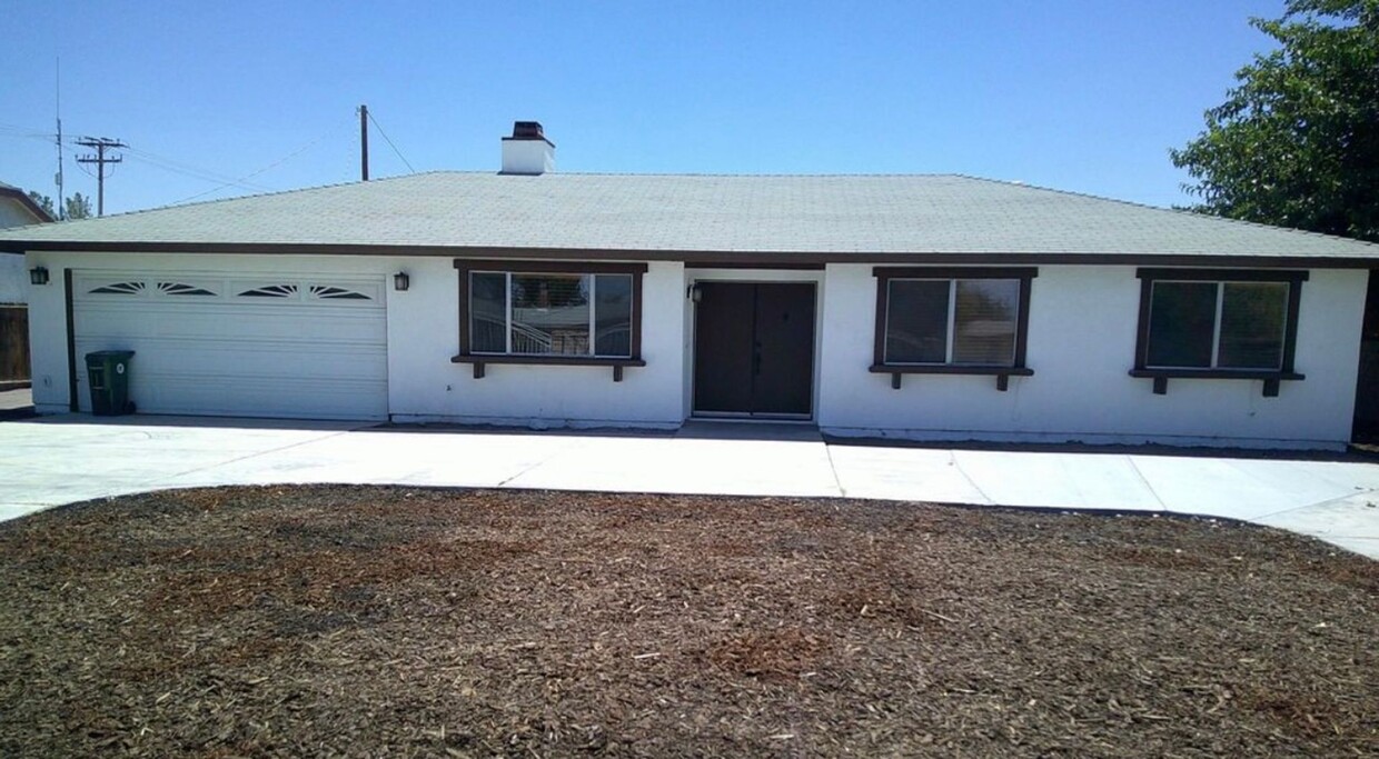 Primary Photo - Ready to Rent in Apple Valley