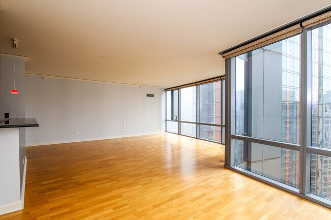 Foto del edificio - 450 E Waterside Dr
