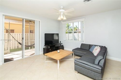 Foto del edificio - 696 Willow Bend Rd