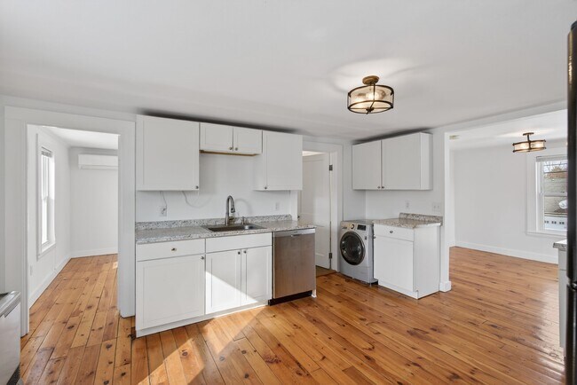 Building Photo - 28 DuPont Ave