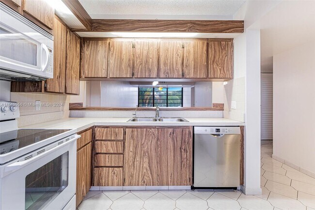 Foto del edificio - 1719 Whitehall Dr