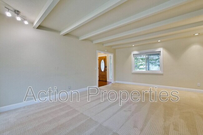 Foto del edificio - 649 Hollingsworth Dr