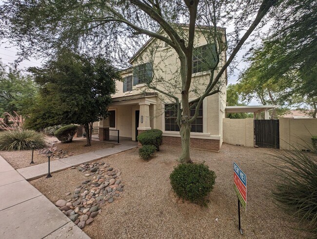 Foto del edificio - 4 Bedroom Home in the Lyons Gate Community...