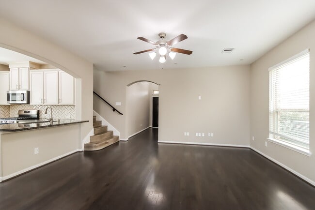 Building Photo - 10519 Sun River Falls Dr