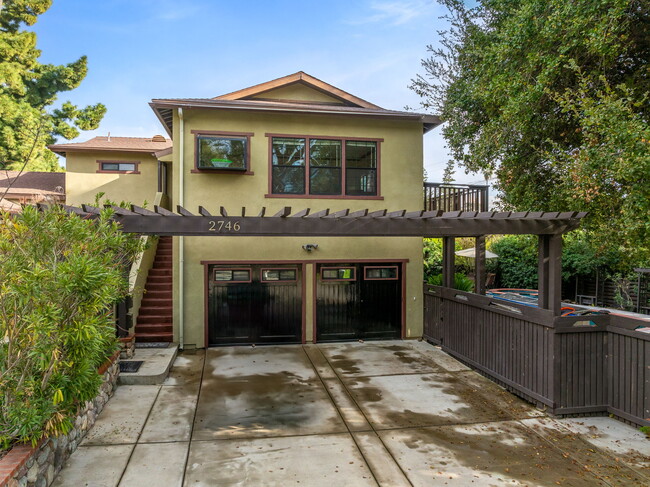 Building Photo - 2746 Marengo Ave