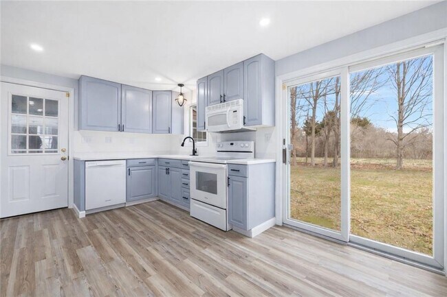 Foto del edificio - 4 Longmeadow Ave