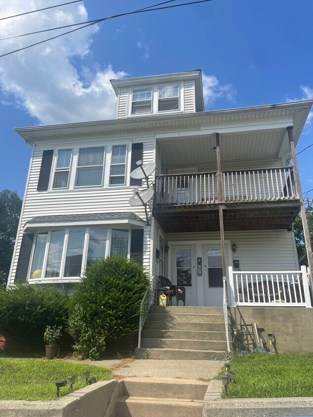Primary Photo - 30 Carter St
