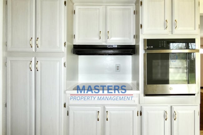 Building Photo - 3 bedroom 1 bath traditional house