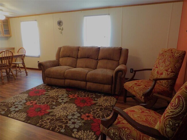 Building Photo - 131 Black Walnut
