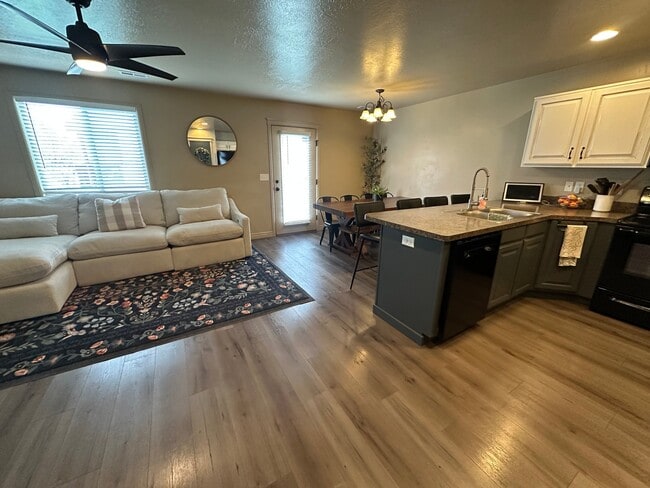 Building Photo - 2269 S Knights Way