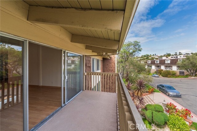 Building Photo - 6542 Ocean Crest Dr